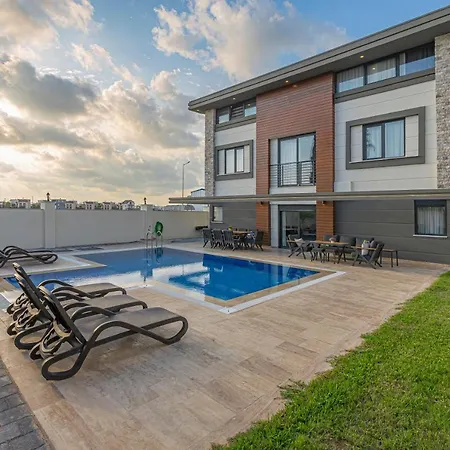 فيلة Palm Private Villas بيليك