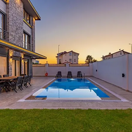 فيلة Palm Private Villas بيليك
