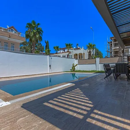 Palm Private Villas فيلة بيليك